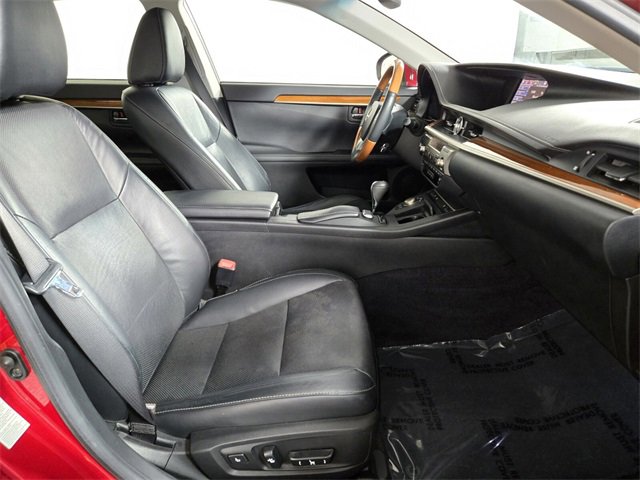 Used 2013 Lexus ES 300h w/ Luxury Pkg image 23