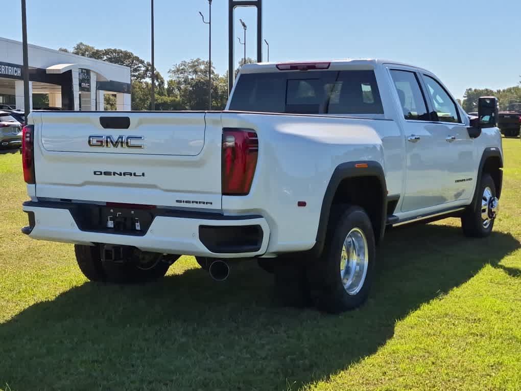 New 2026 GMC Sierra 3500 Denali Ultimate w/ LPO, Black Badging Package AWD/4WD image 3