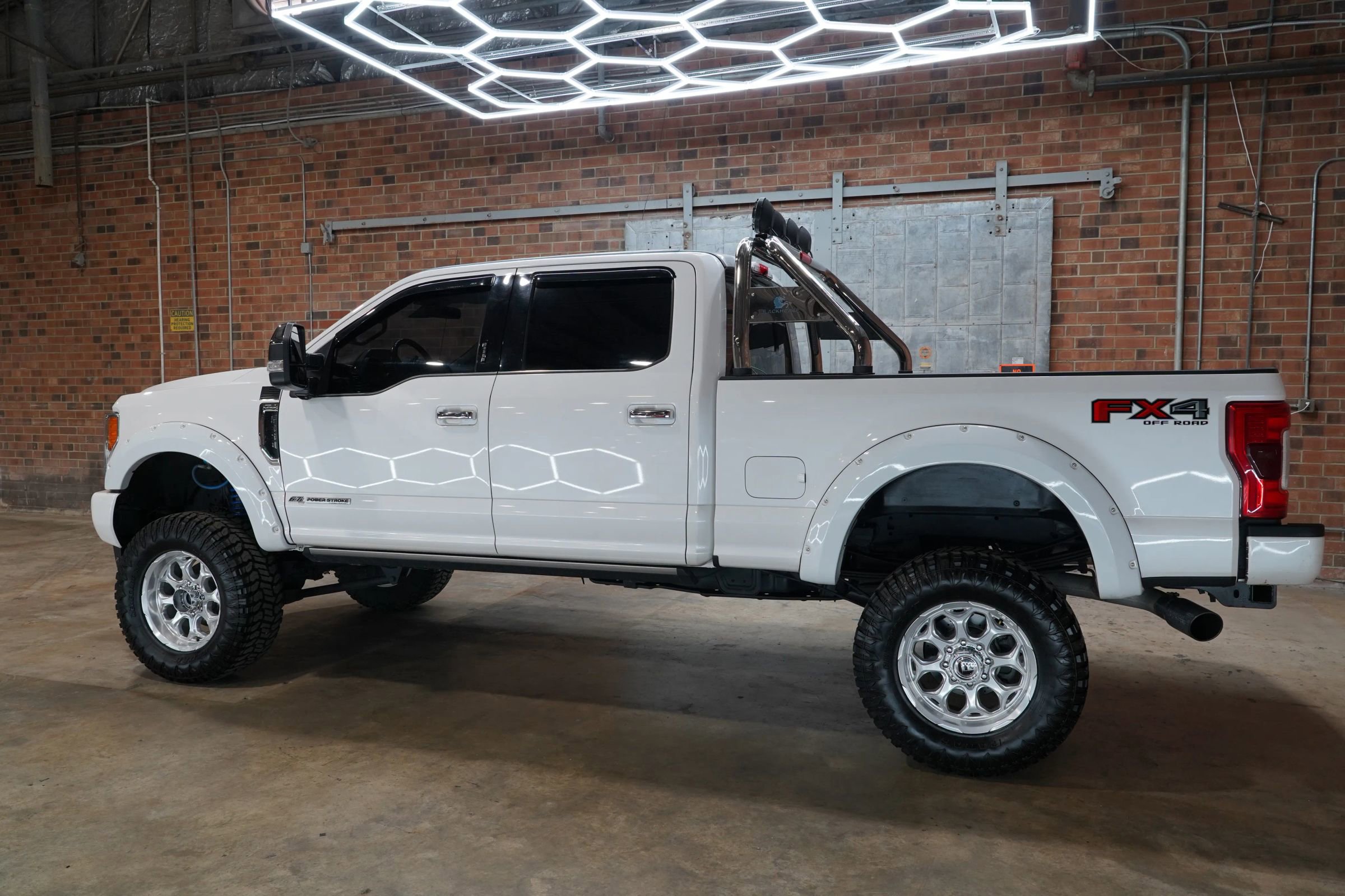 Used 2019 Ford F350 Platinum w/ Platinum Ultimate Package AWD/4WD image 9