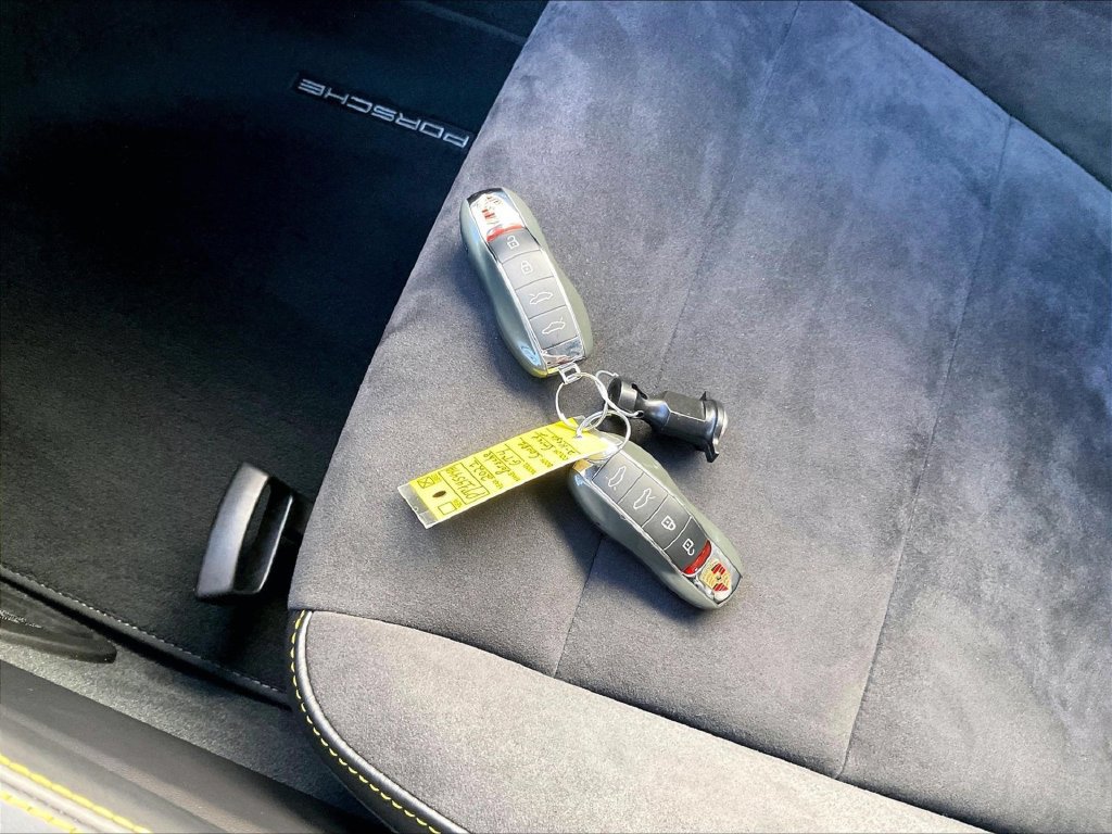 Certified 2021 Porsche 718 Cayman GT4 RWD image 16