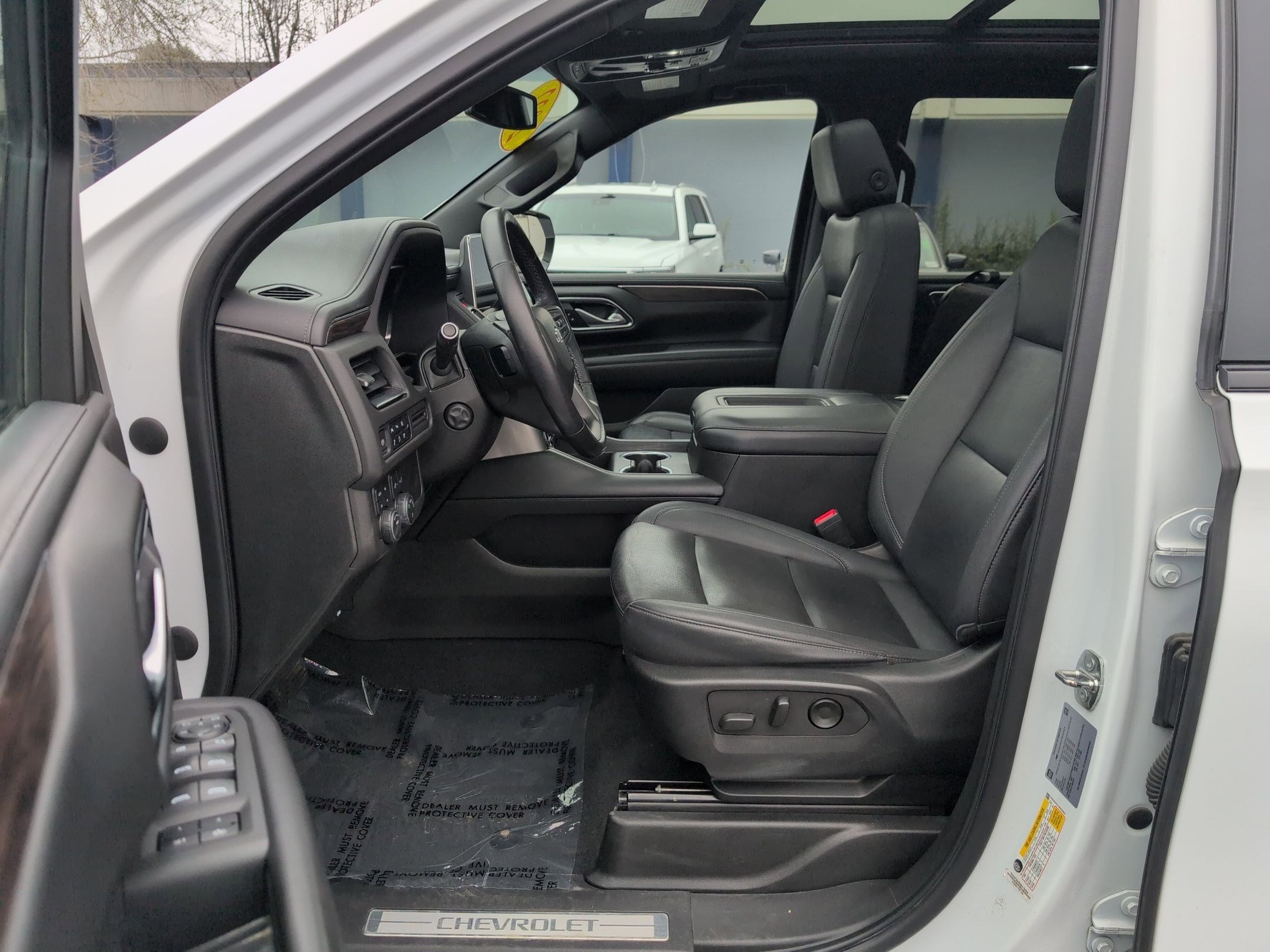 Used 2022 Chevrolet Tahoe Z71 w/ Luxury Package AWD/4WD image 26