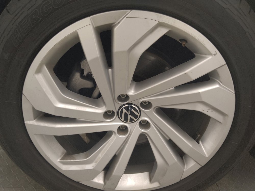 Used 2021 Volkswagen Atlas Cross Sport SEL image 31