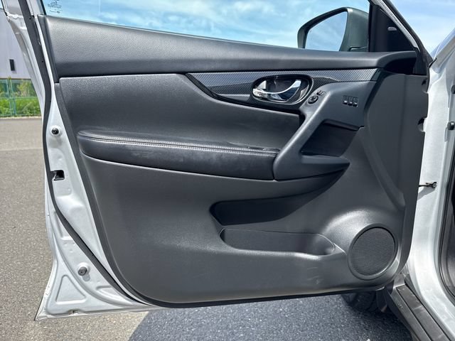 Used 2019 Nissan Rogue SL w/ Premium Package AWD/4WD image 16