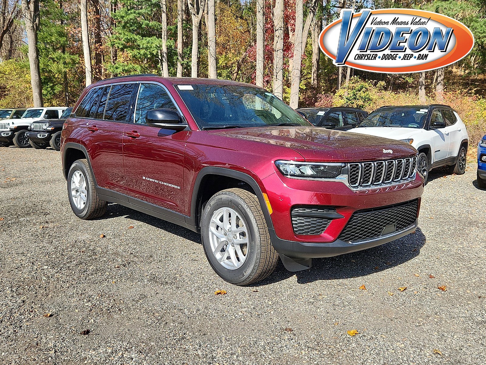 New 2025 Jeep Grand Cherokee Laredo X w/ Luxury Tech Group I