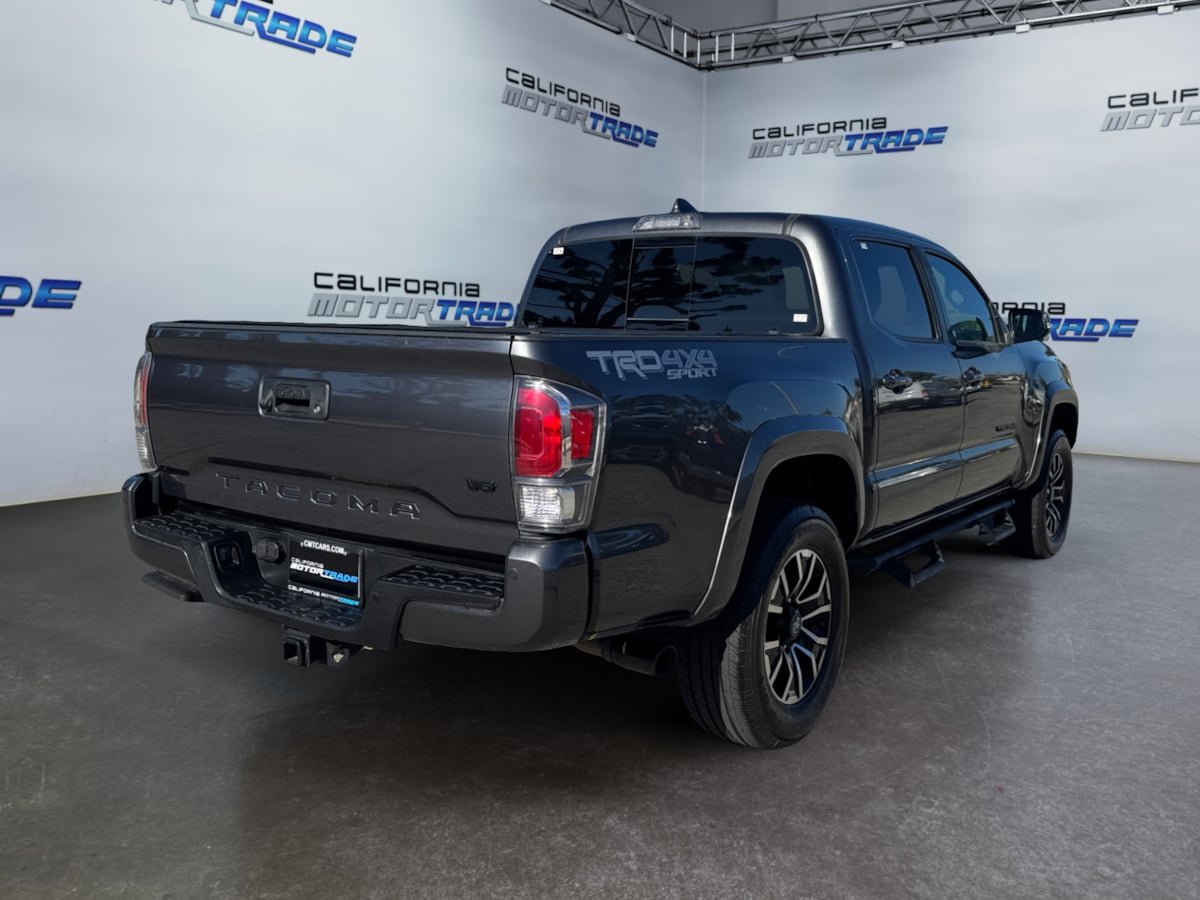 Used 2021 Toyota Tacoma TRD Sport w/ TRD Premium Sport Package image 5