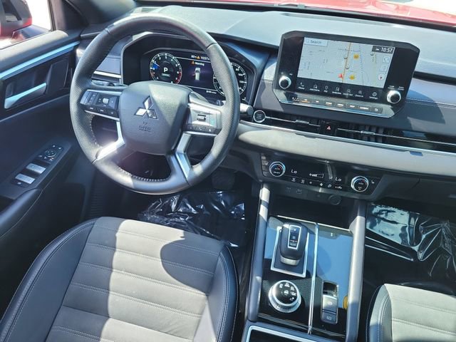 Used 2024 Mitsubishi Outlander SE FWD image 16