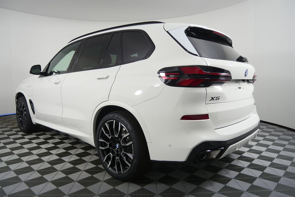 Certified 2026 BMW X5 xDrive50e w/ M Sport Package image 5