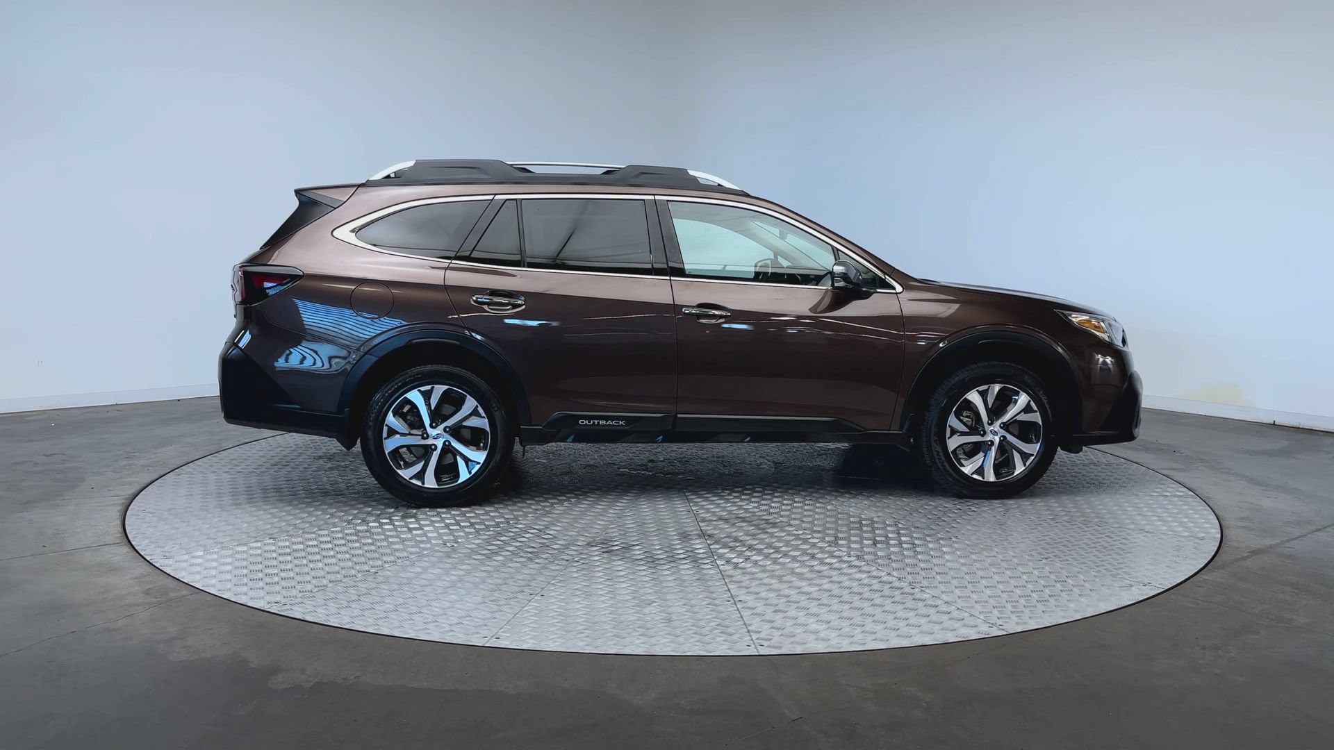 Used 2021 Subaru Outback Touring XT AWD/4WD image 9