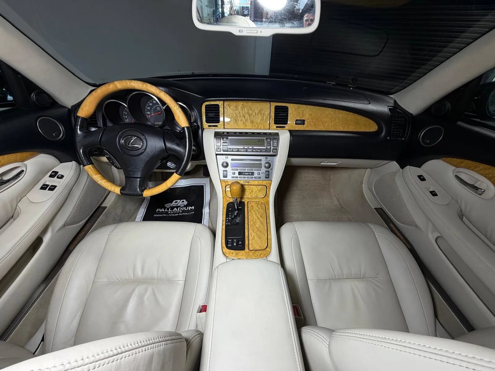Used 2004 Lexus SC 430 Convertible RWD image 17