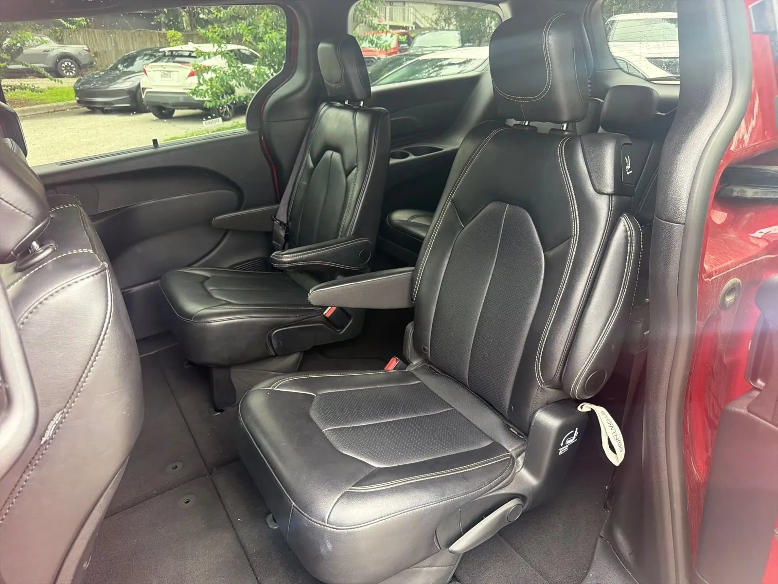 Used 2025 Chrysler Pacifica Select FWD image 15