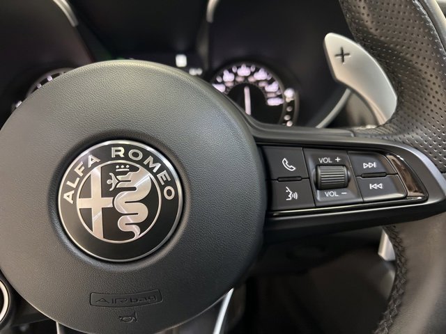 Used 2023 Alfa Romeo Giulia Veloce image 29