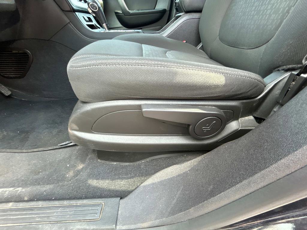 Used 2013 GMC Acadia SLE image 19