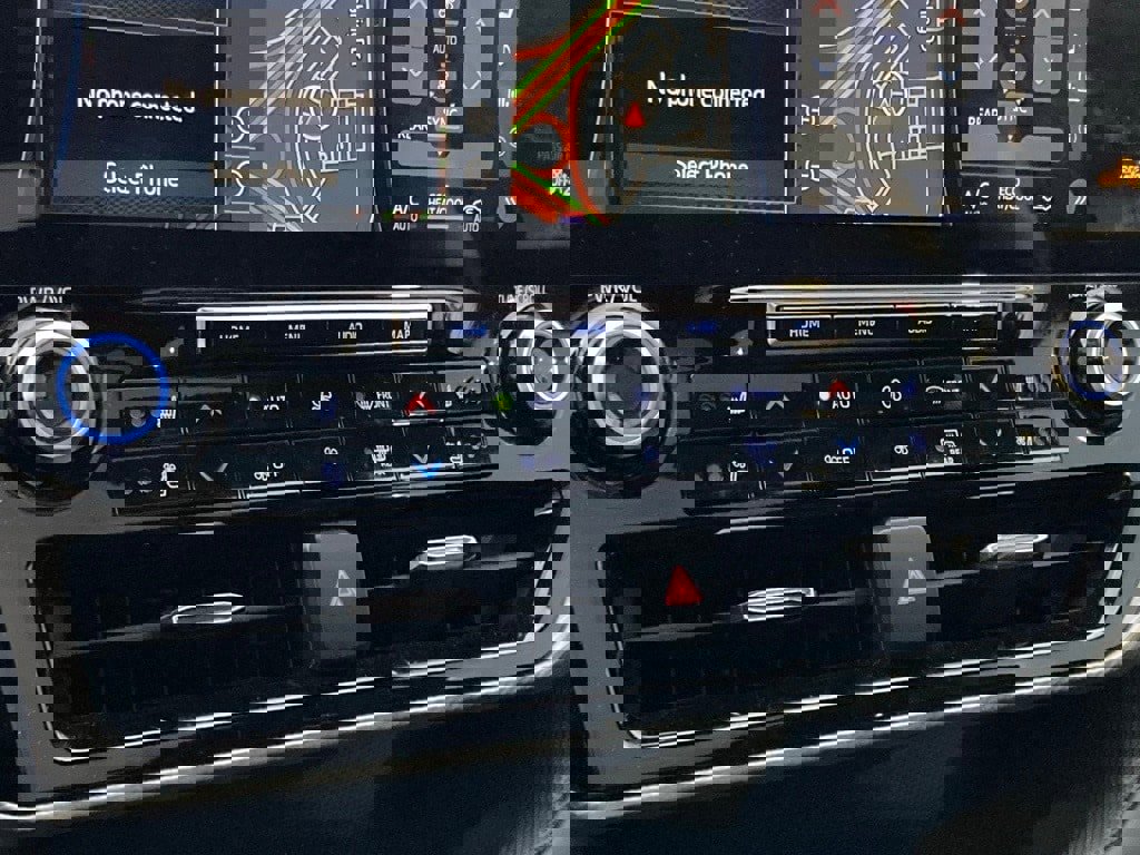 Certified 2022 Toyota Highlander Platinum image 27