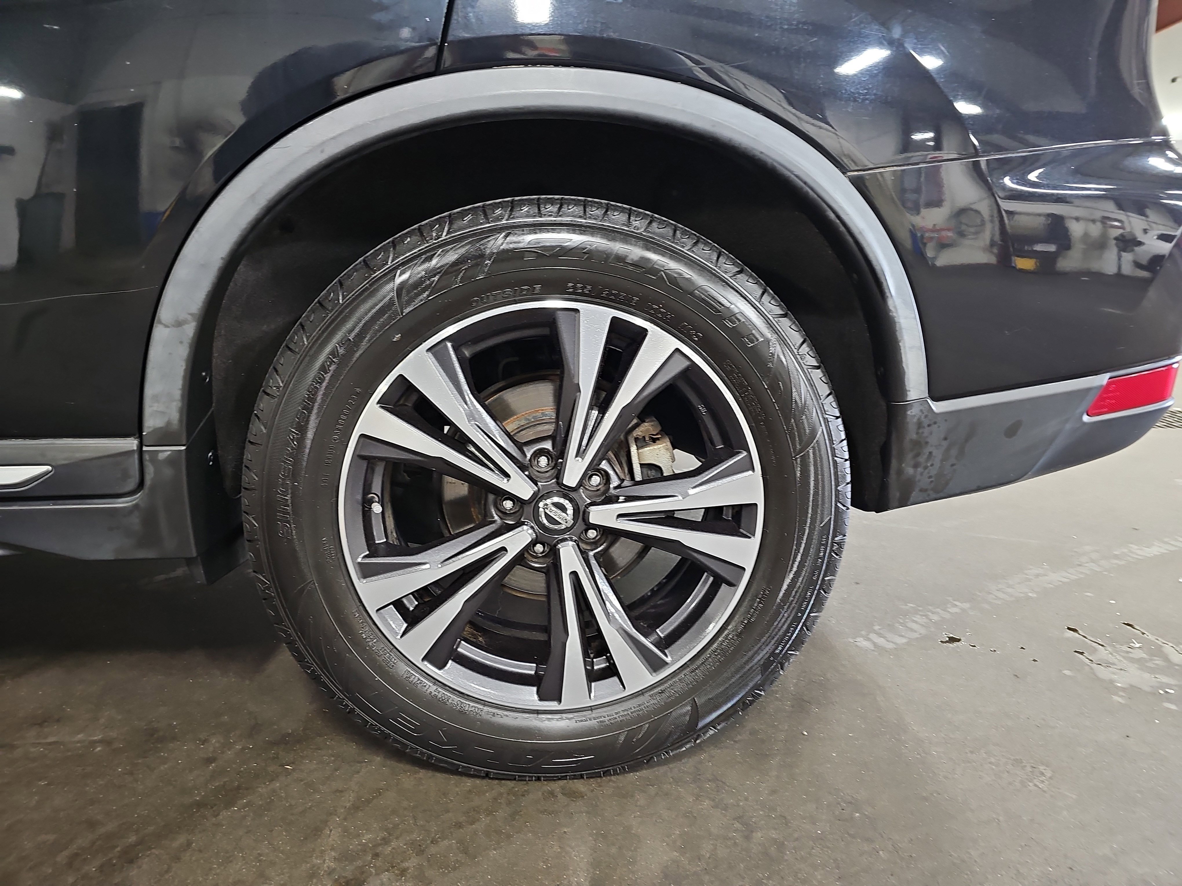 Used 2018 Nissan Rogue SL FWD image 34