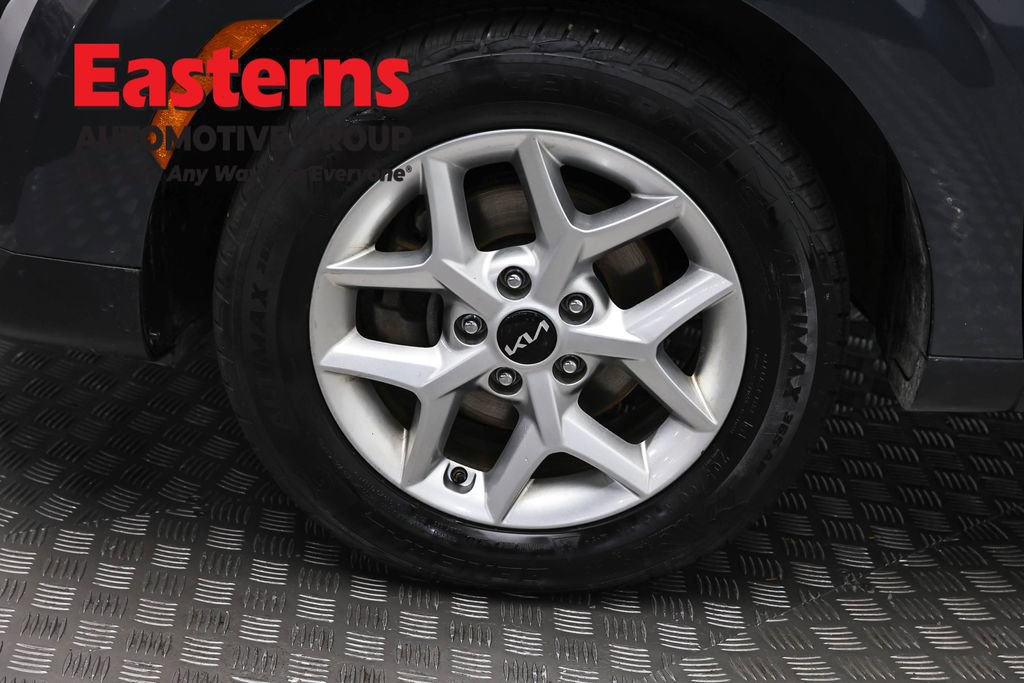Used 2023 Kia Soul LX w/ LX Technology Package FWD image 31