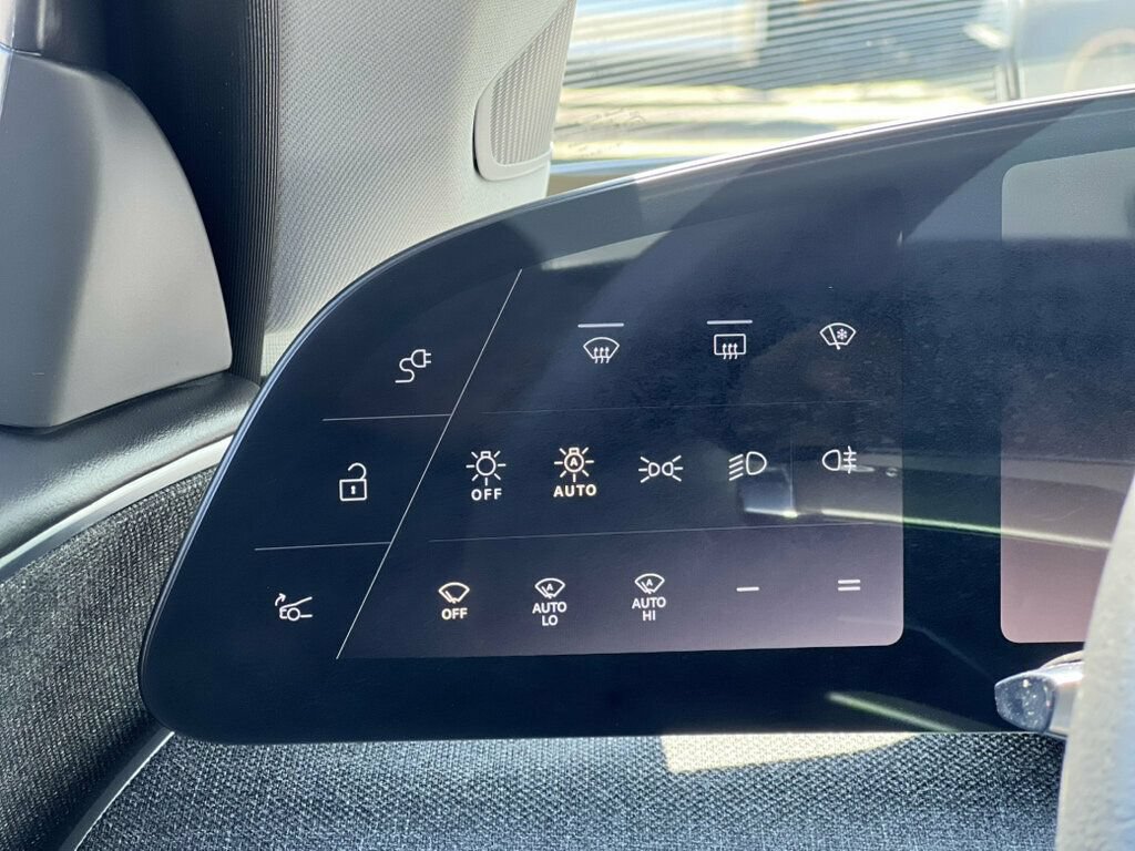 Used 2025 Lucid Air Pure RWD image 26