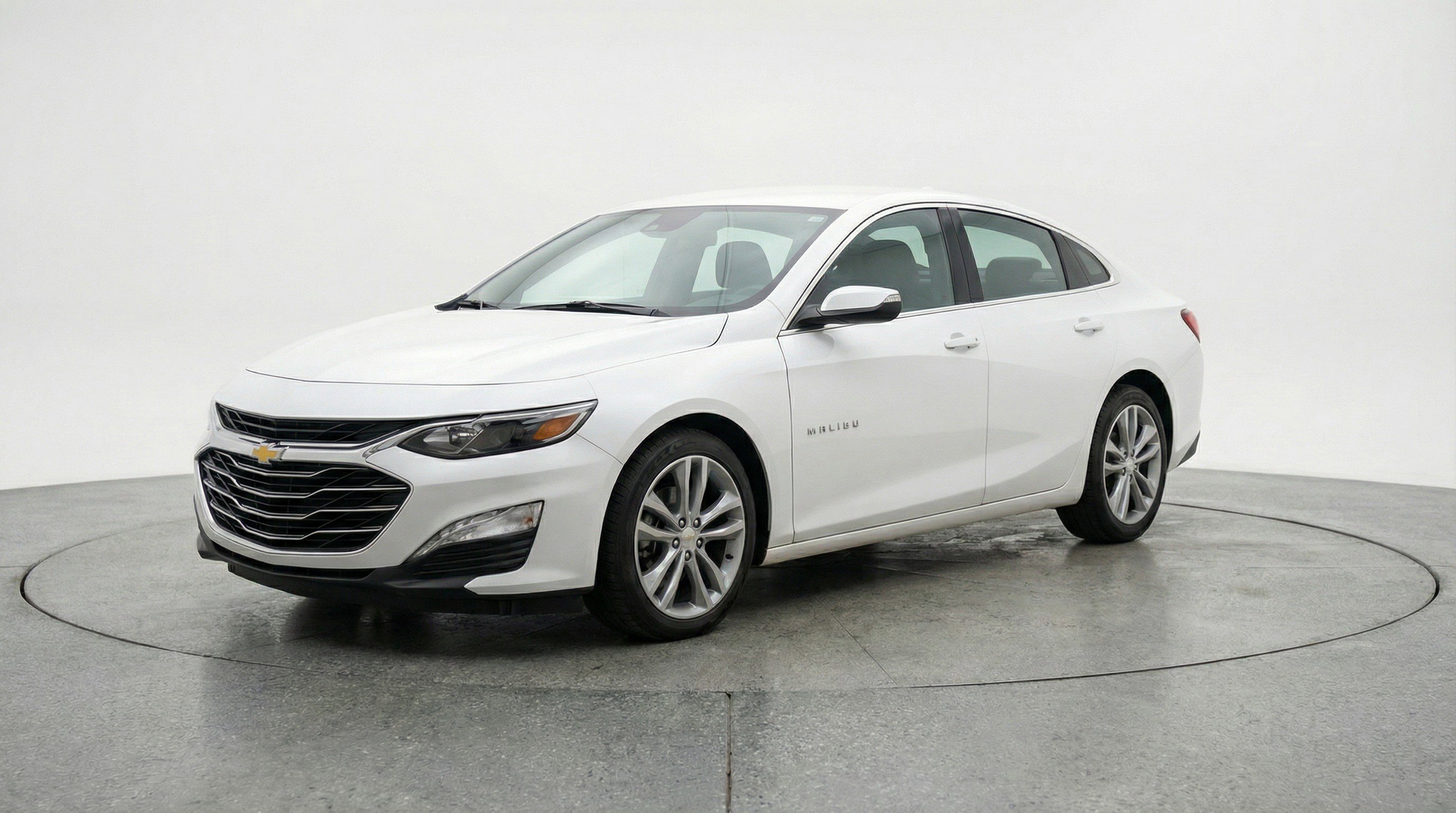 Used 2024 Chevrolet Malibu LT FWD image 3