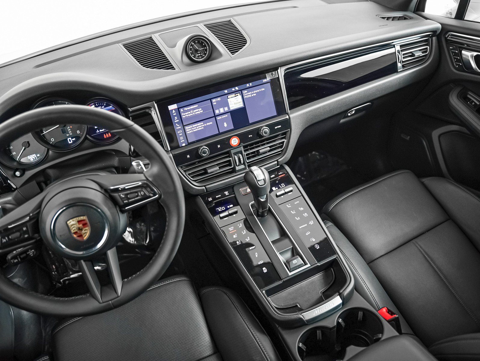 Certified 2026 Porsche Macan AWD/4WD image 19