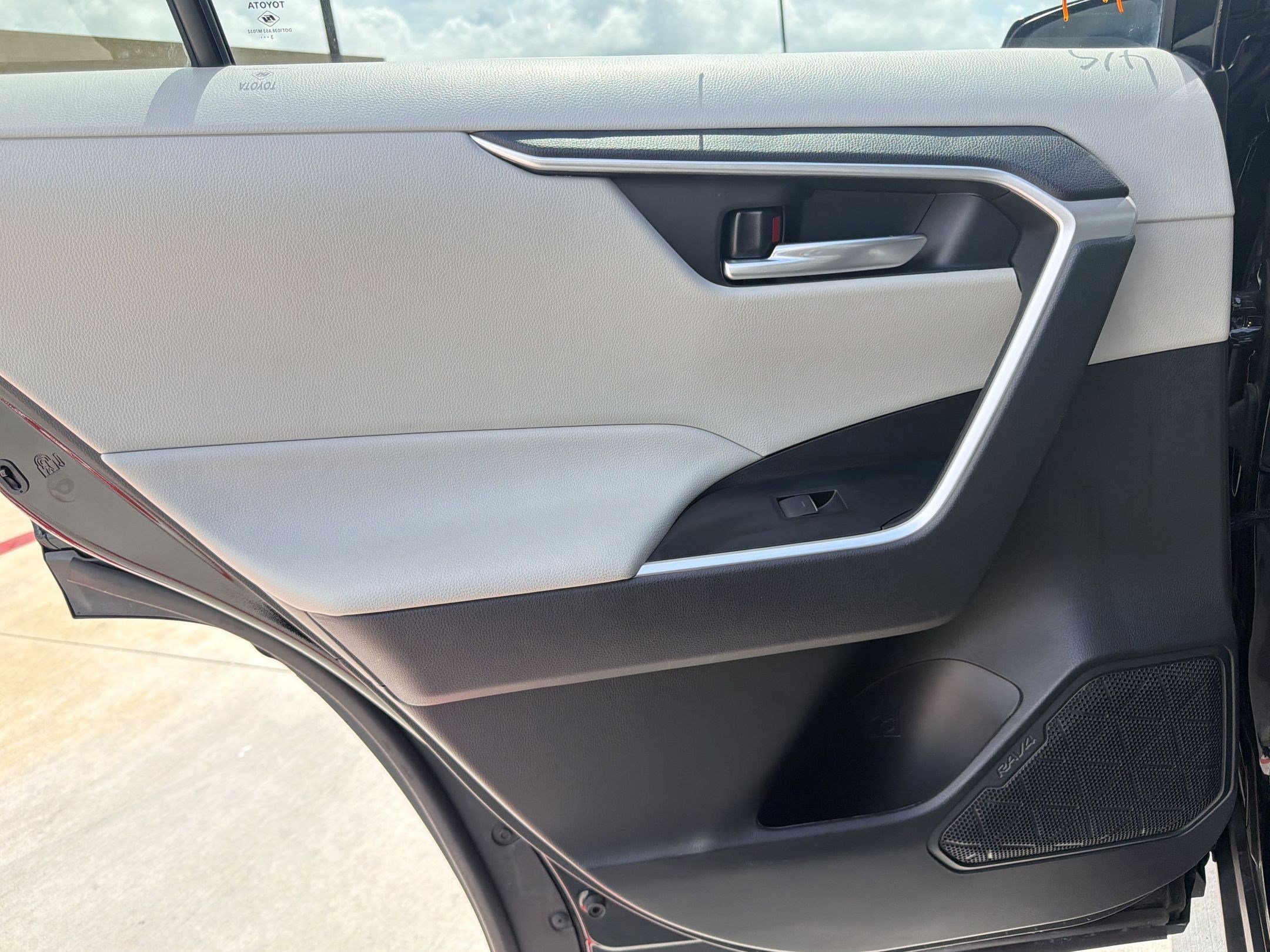 Used 2024 Toyota RAV4 XLE w/ Convenience Package image 26