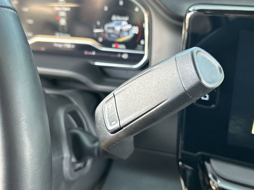 Used 2025 GMC Sierra 2500 AT4 w/ Technology Package image 16