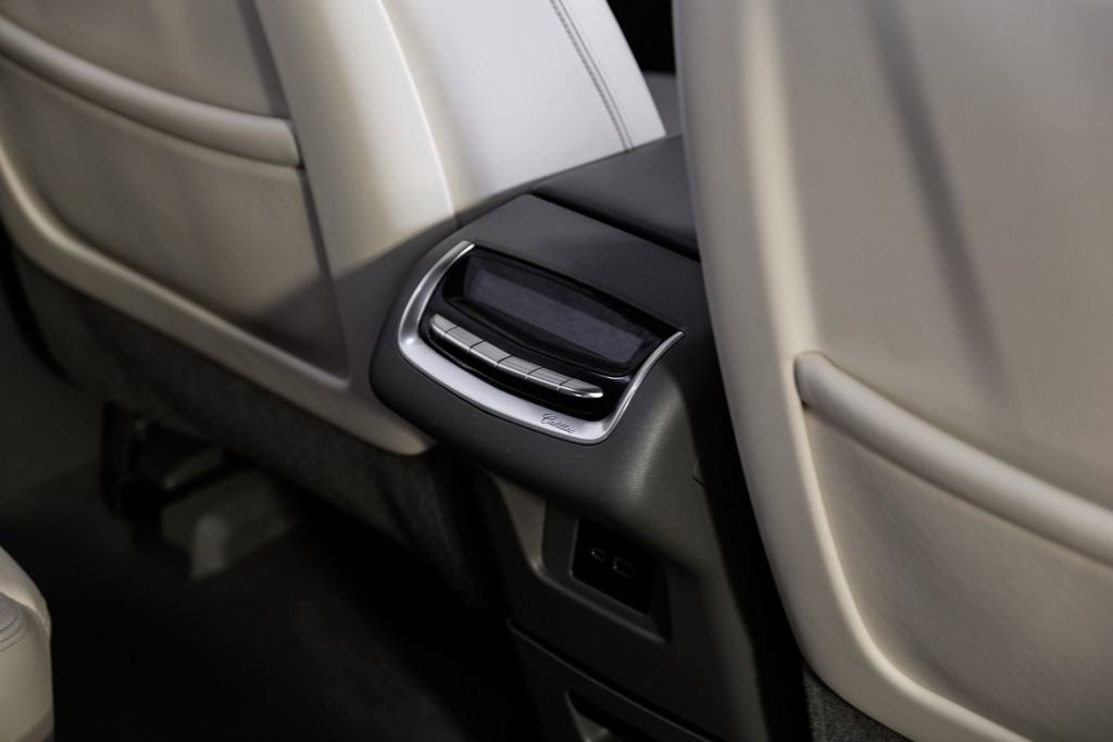 Used 2020 Cadillac XT6 Premium Luxury image 38