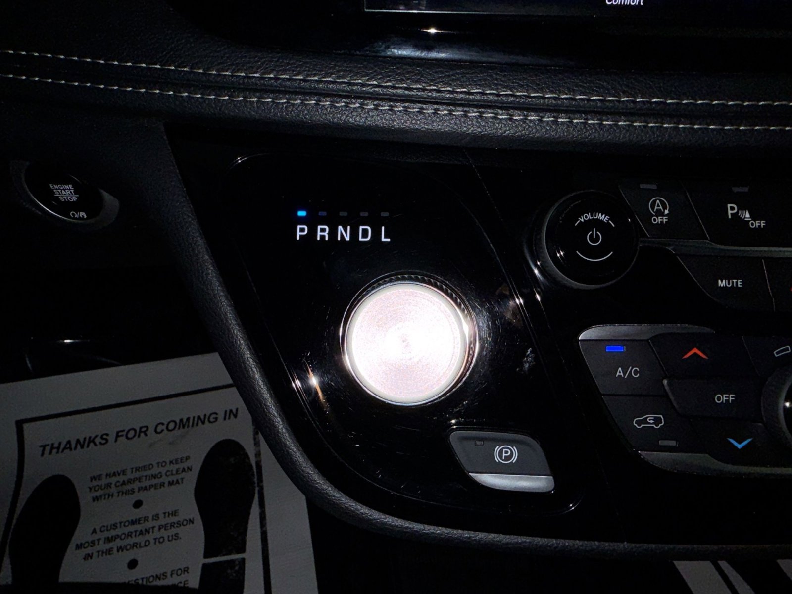 Used 2023 Chrysler Pacifica Touring FWD image 21
