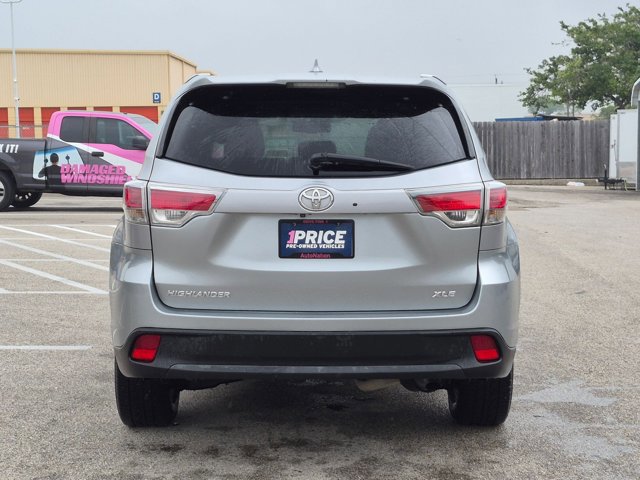 Used 2015 Toyota Highlander XLE FWD image 6