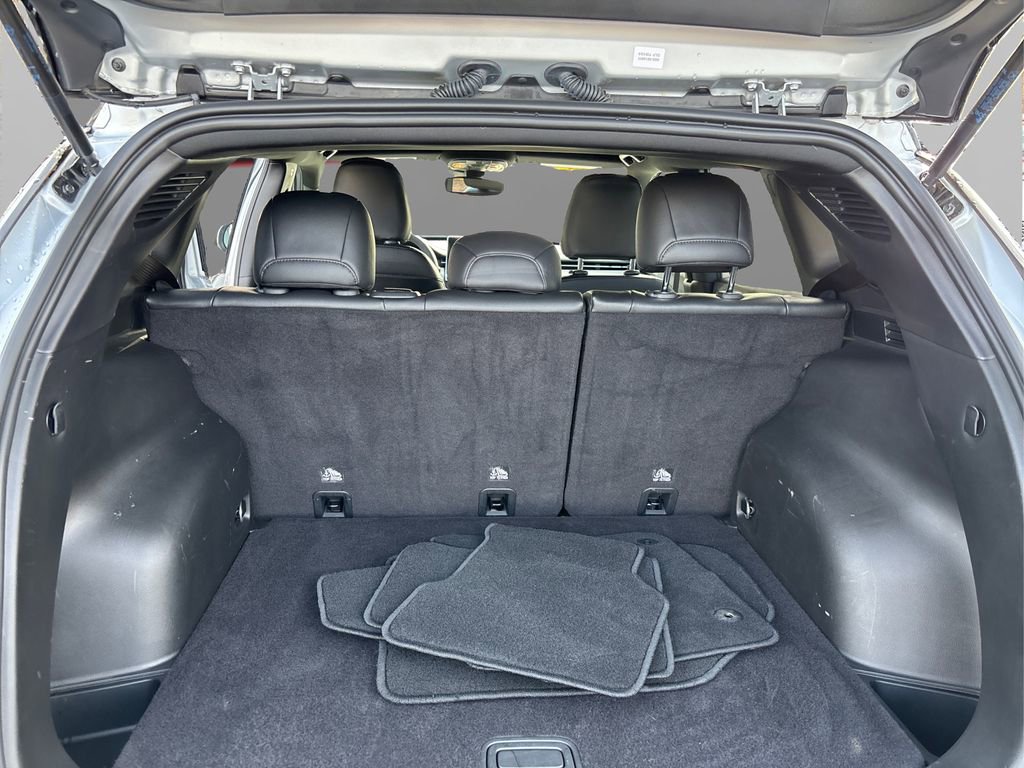 New 2025 Jeep Compass Limited image 11