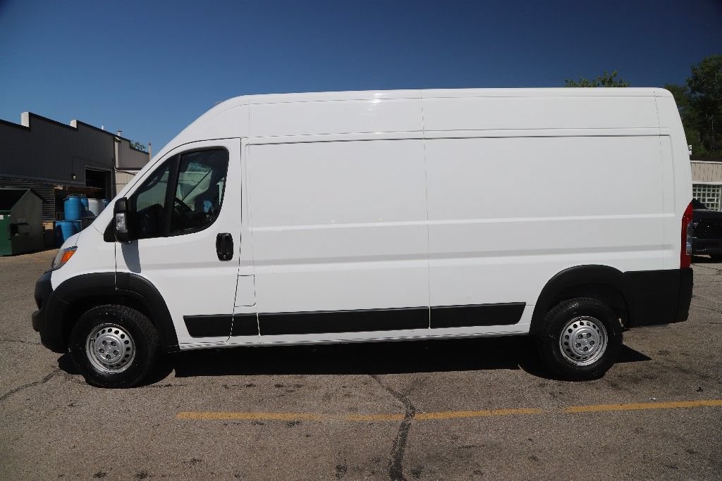 Used 2024 RAM ProMaster 2500 w/ Convenience Group FWD image 4