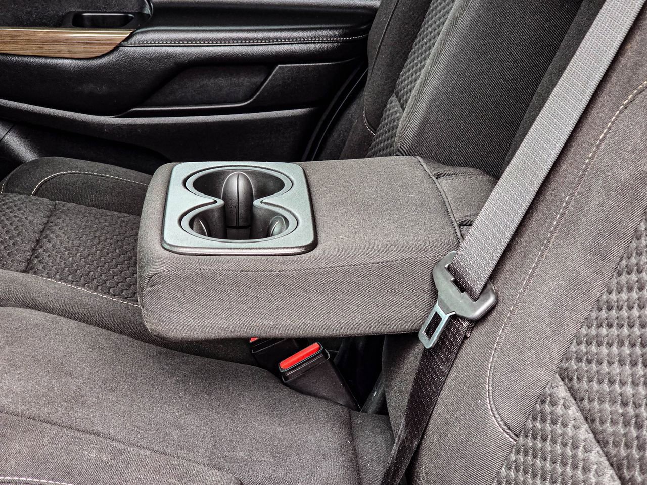 Used 2019 GMC Acadia SLE w/ LPO, Floor Liner Package image 34