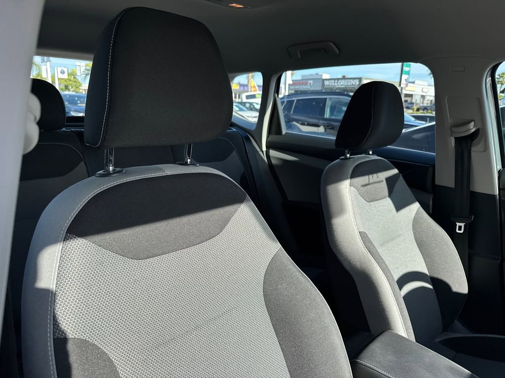 Used 2023 Volkswagen Taos S FWD image 2