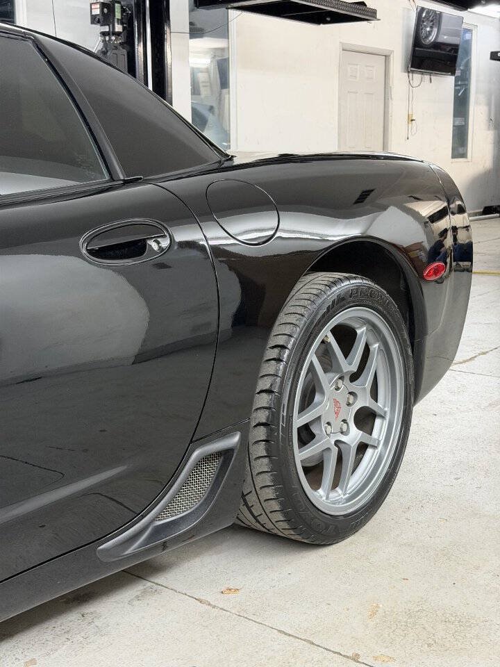 Used 2001 Chevrolet Corvette Z06 RWD image 17