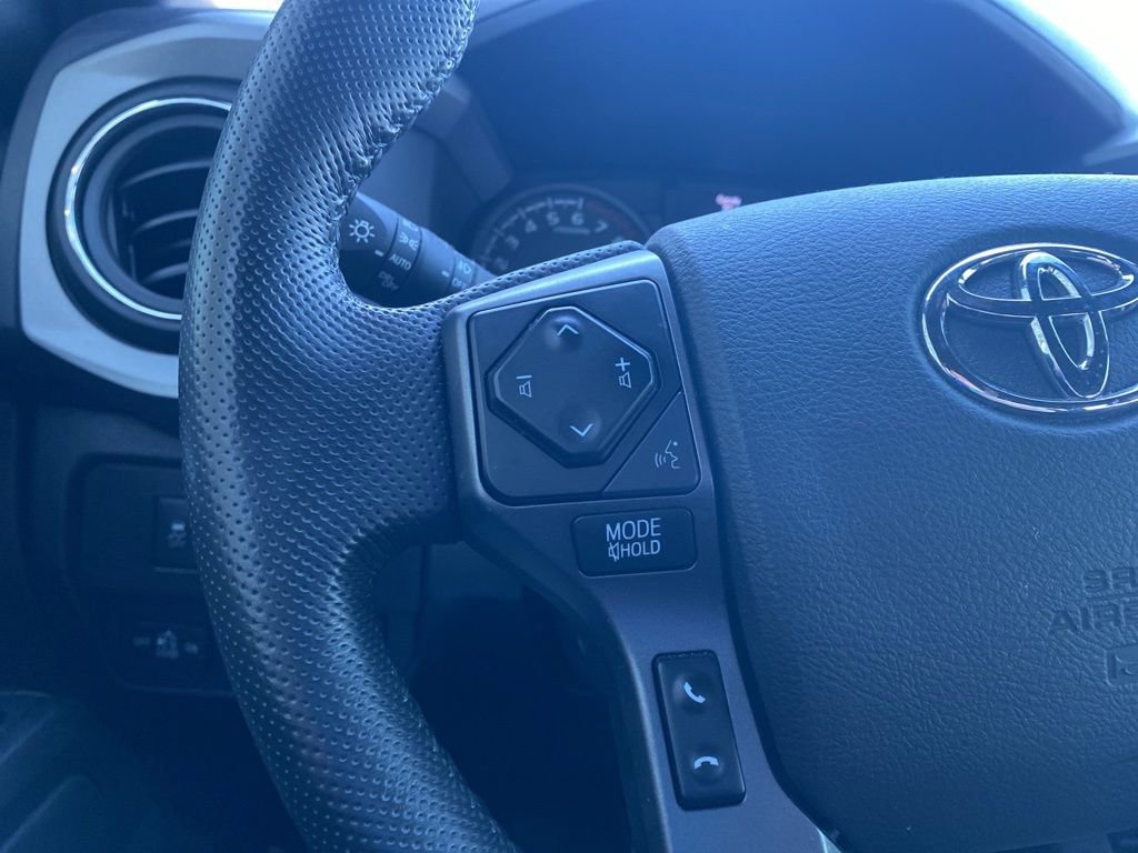 Used 2022 Toyota Tacoma TRD Sport image 10