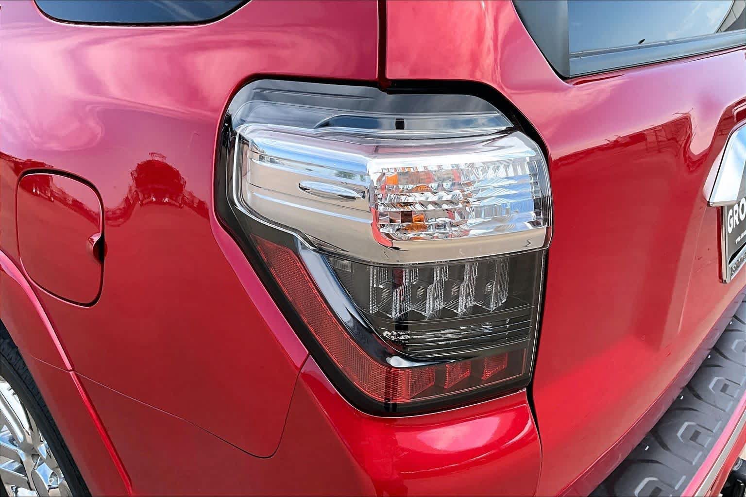 Used 2015 Toyota 4Runner Limited AWD/4WD image 28