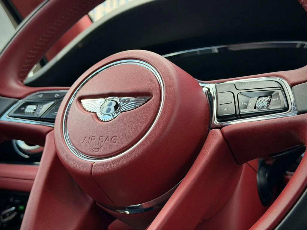 Used 2019 Bentley Bentayga AWD/4WD image 32