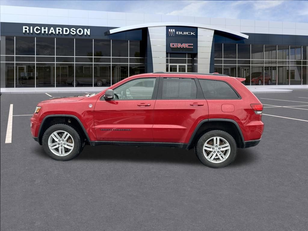 Used 2017 Jeep Grand Cherokee Trailhawk w/ Trailhawk Luxury Group image 2