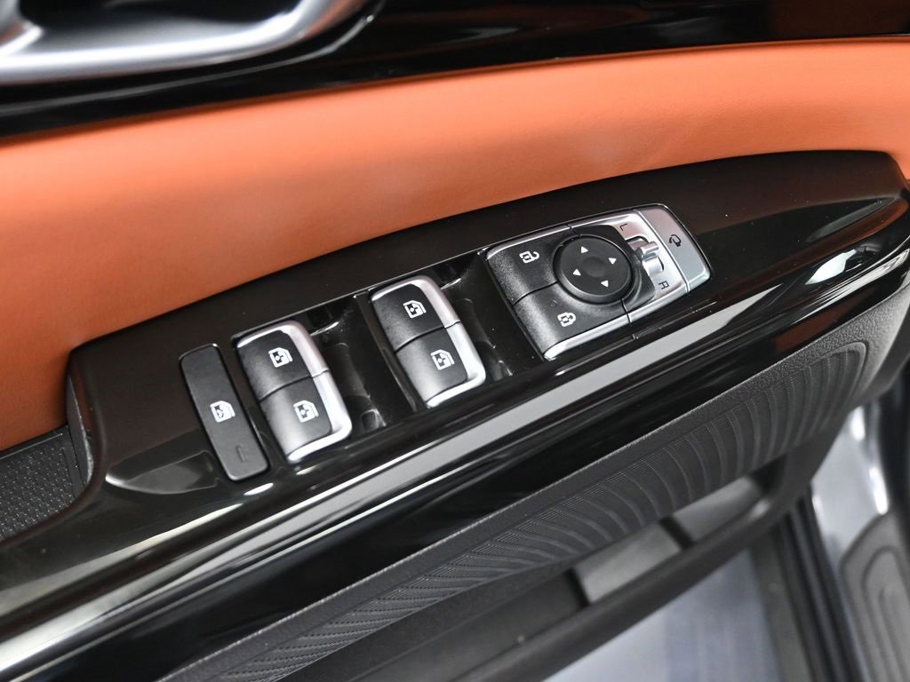 Certified 2022 Kia Carnival SX w/ Paint Protection Package image 11