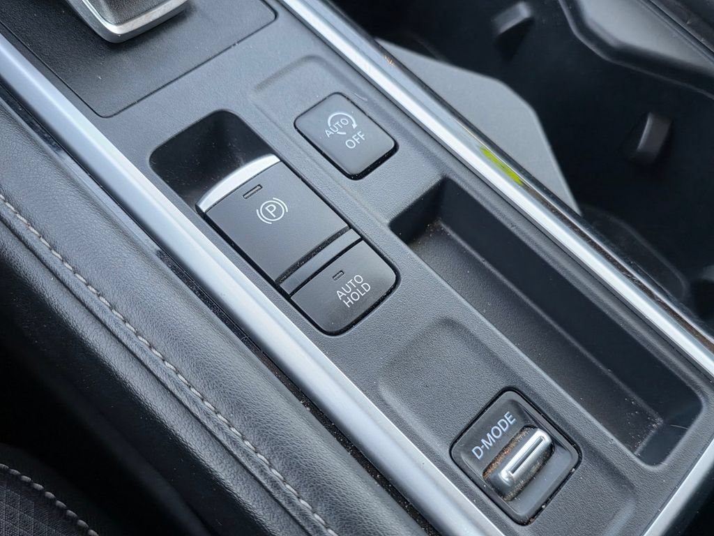Used 2024 Nissan Pathfinder SV FWD image 31
