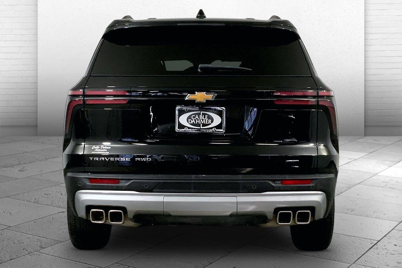 Used 2026 Chevrolet Traverse LT w/ Driver Confidence Package AWD/4WD image 3