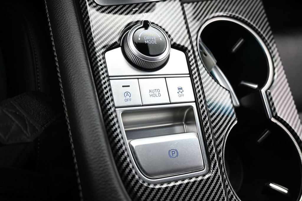 Used 2019 Genesis G70 2.0T Advanced RWD image 23