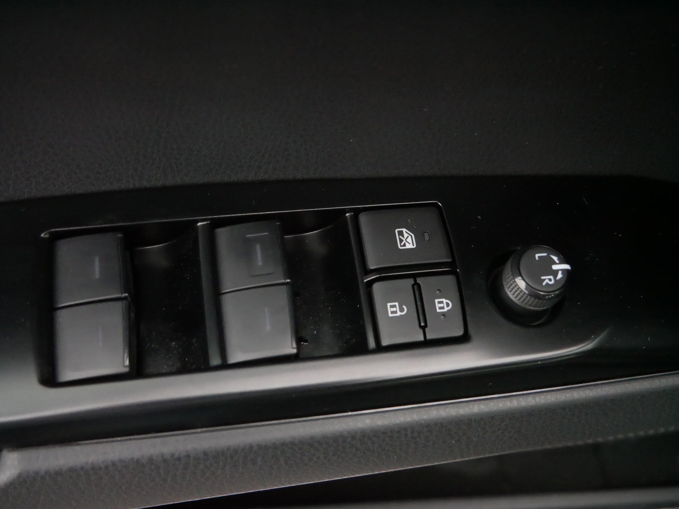 Used 2025 Toyota Camry XLE image 19