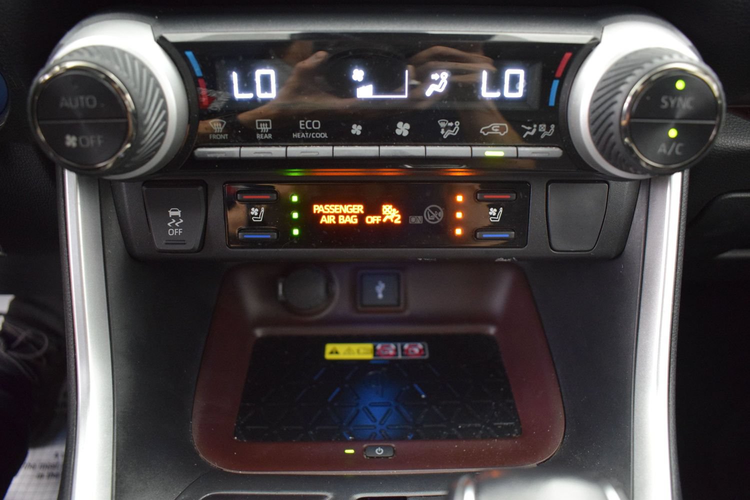 Used 2022 Toyota RAV4 Limited AWD/4WD image 21