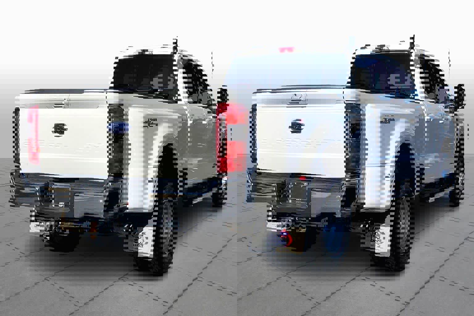 Used 2025 Ford F350 Lariat image 13