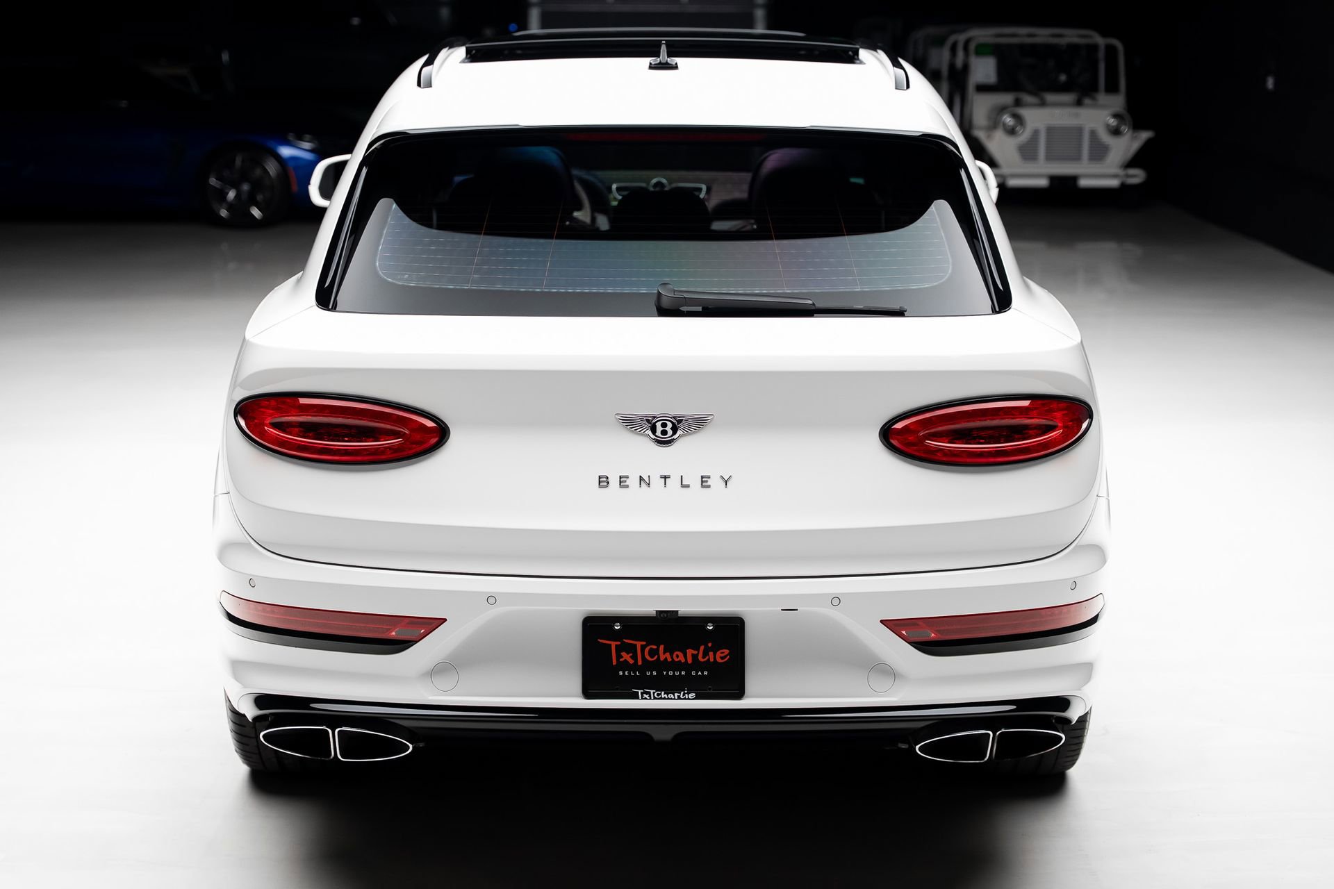 Used 2021 Bentley Bentayga Plug-In Hybrid image 25