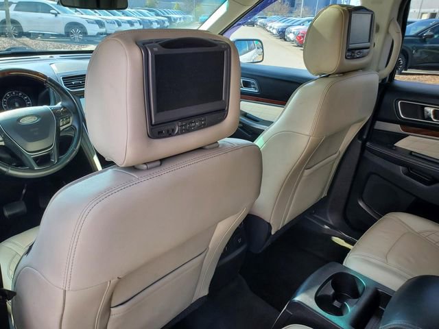 Used 2017 Ford Explorer Platinum image 15