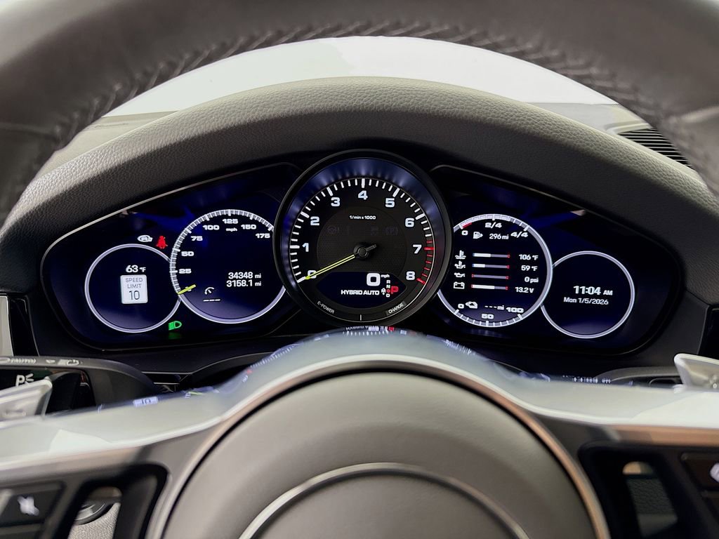 Certified 2023 Porsche Cayenne Platinum Edition image 16