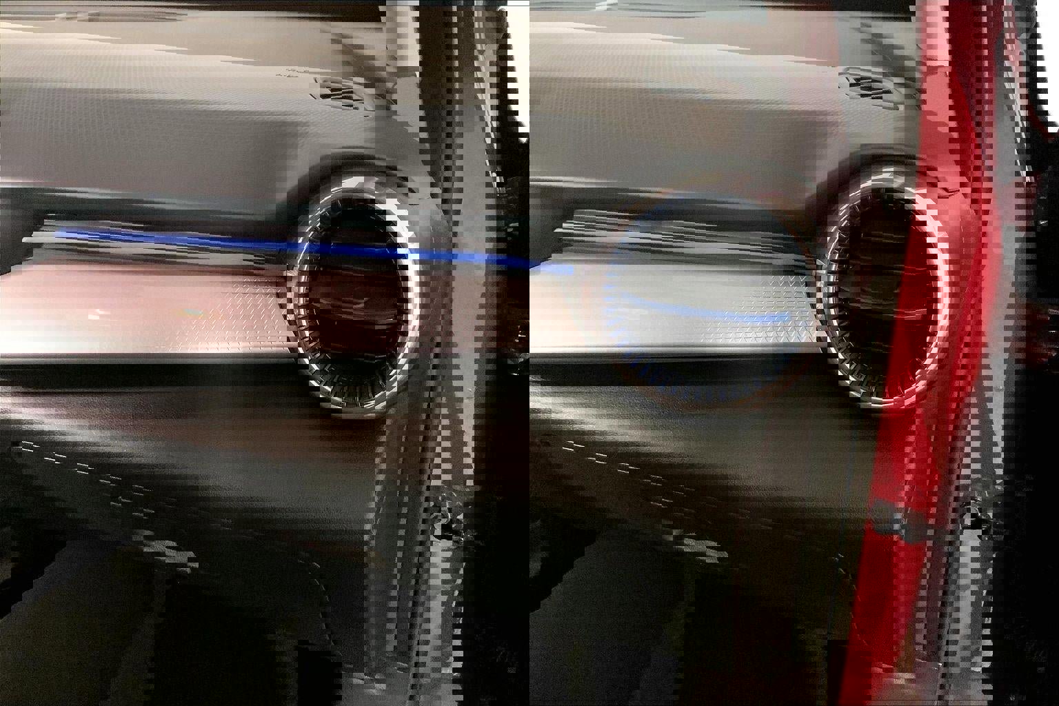 Used 2025 Chevrolet Trax LT w/ LT Convenience Package image 16