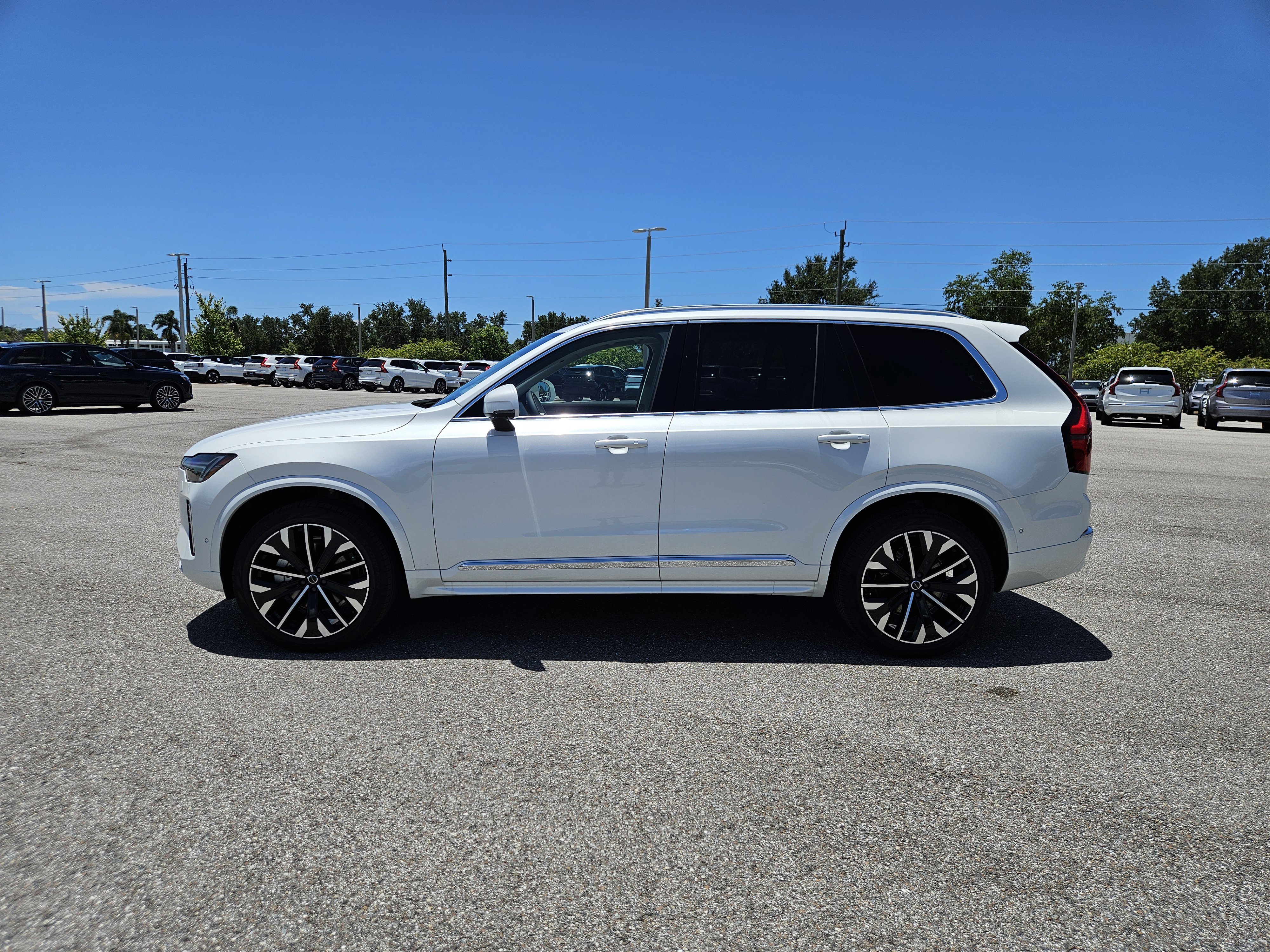 New 2026 Volvo XC90 B6 Ultra image 4