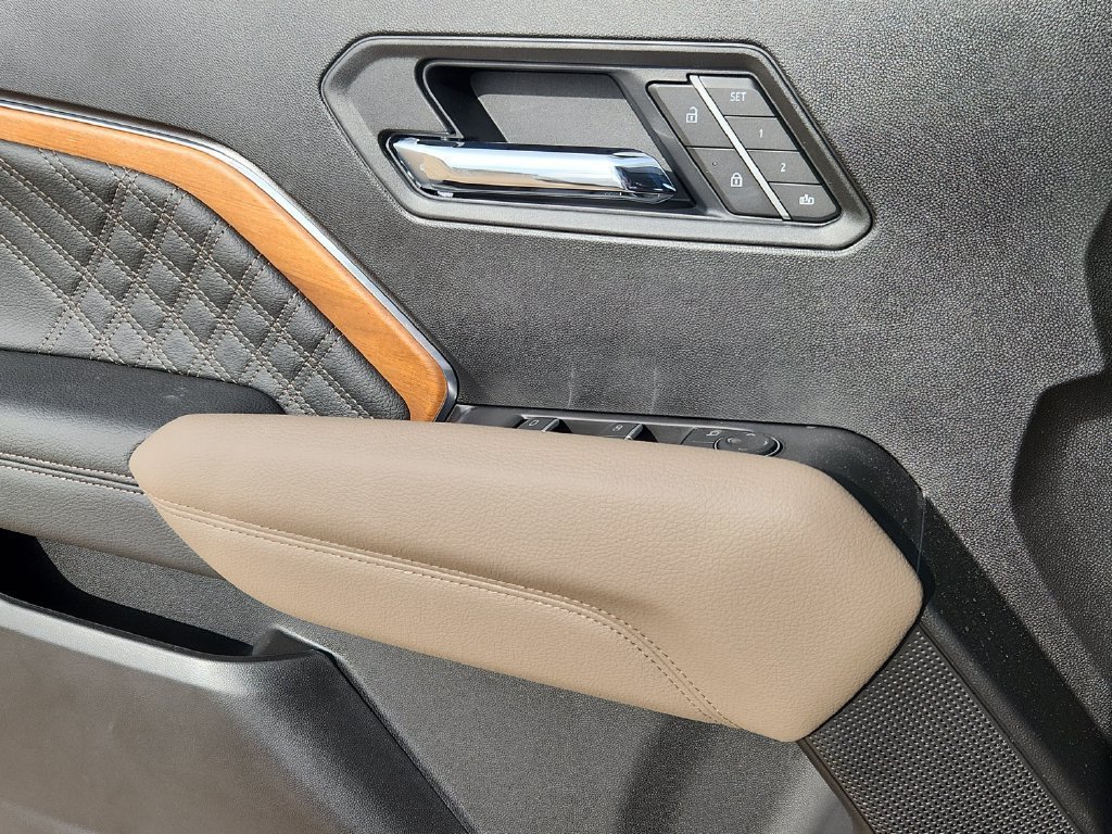 New 2026 GMC Canyon Denali AWD/4WD image 7