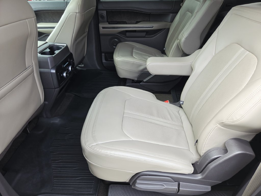 Used 2021 Ford Expedition Max Limited RWD image 16